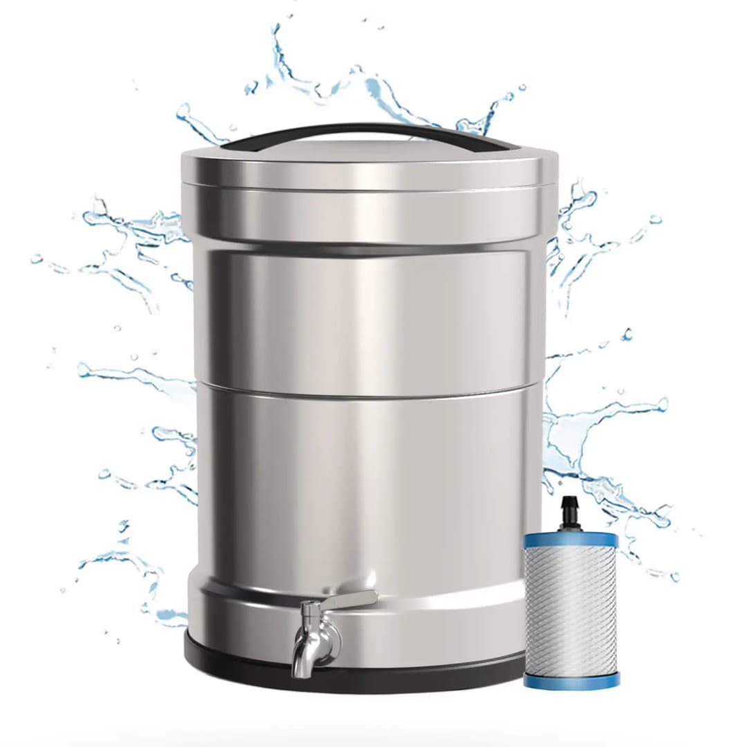 4Patriots Ultimate Water Filtration System & Nanomesh Filter against a white background with a dynamic water splash.